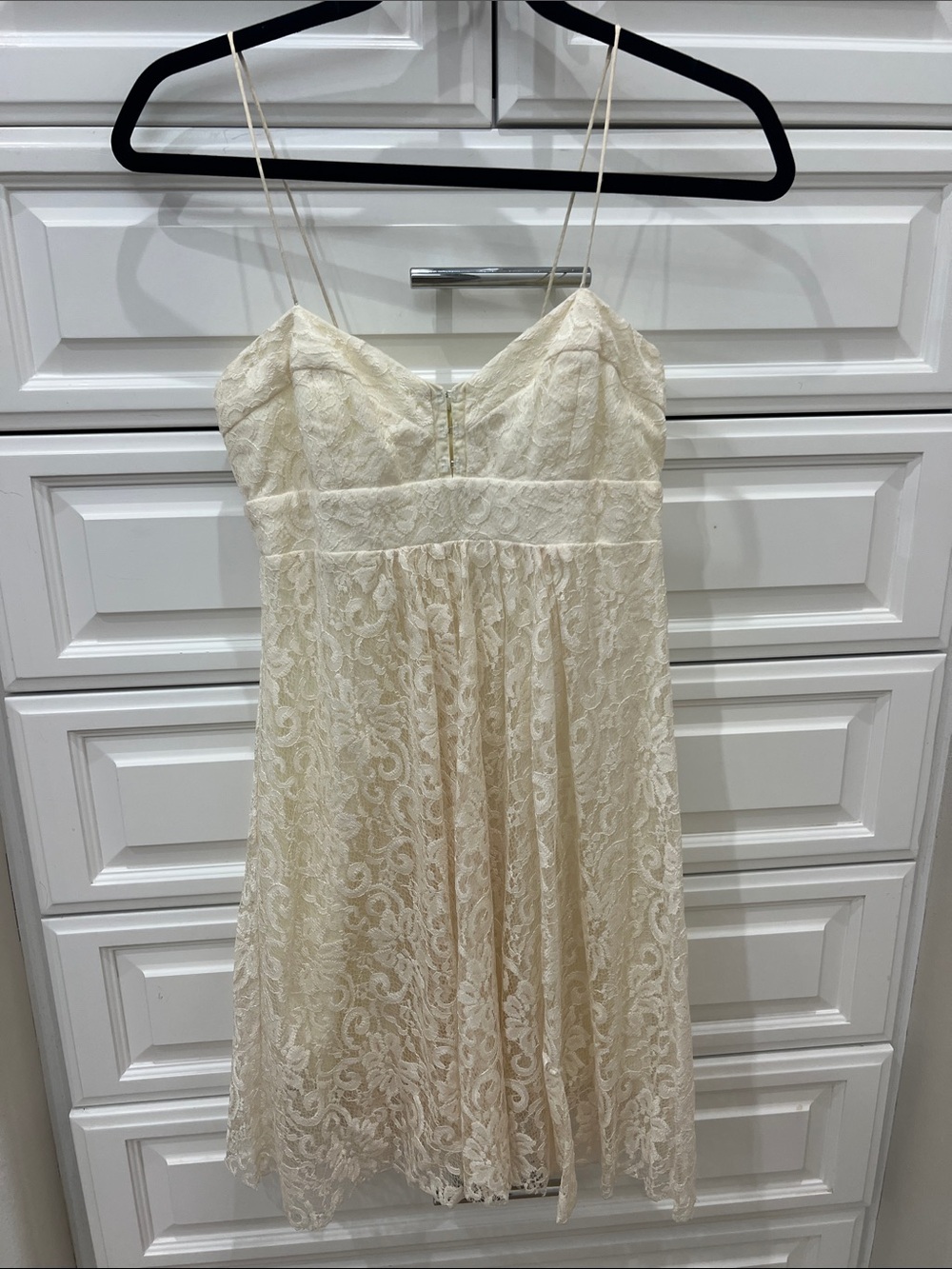 Alexia Admor Cream Lace Spaghetti-Strap Mini Dress